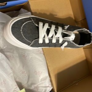 Women’s jelly pop shoes slip on